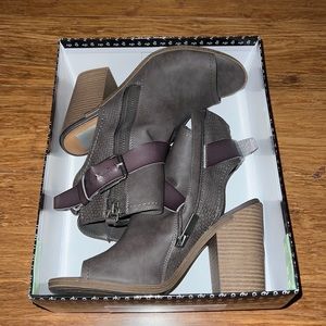 Dolce Vita ankle boots